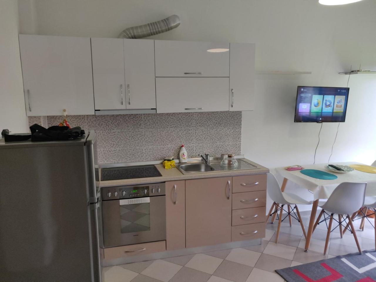 Lovely Apartment Golem  Exterior foto